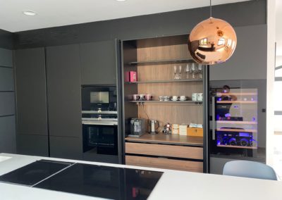 Encimera de cocina Barcelona, diseños interiores Solid Surface.